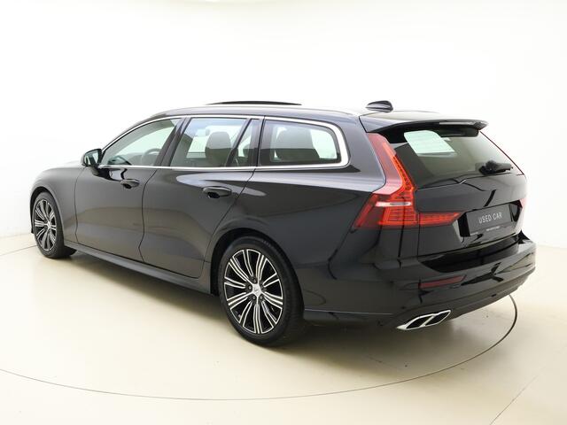 Volvo V60 D4 190pk Automaat Momentum / Head-Up / Panoramadak / Stoel + Stuurw. Verwarming / Leder / Styling Kit / Adapt. Cruise / BLIS / AppleCarPlay / El. Trekhaak /