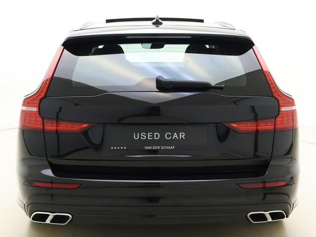 Volvo V60 D4 190pk Automaat Momentum / Head-Up / Panoramadak / Stoel + Stuurw. Verwarming / Leder / Styling Kit / Adapt. Cruise / BLIS / AppleCarPlay / El. Trekhaak /