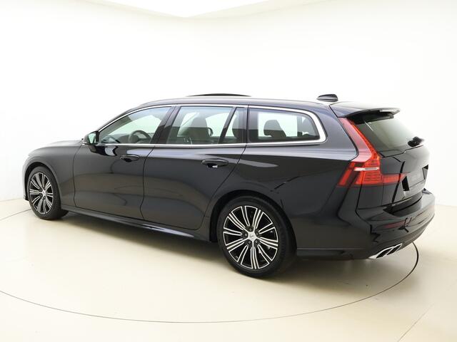 Volvo V60 D4 190pk Automaat Momentum / Head-Up / Panoramadak / Stoel + Stuurw. Verwarming / Leder / Styling Kit / Adapt. Cruise / BLIS / AppleCarPlay / El. Trekhaak /