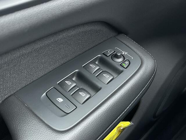 Volvo V60 2.0 T6 Recharge AWD Inscription Expression | Trekhaak | Pilot Assist | Dodehoek | Camera