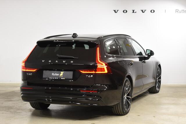 Volvo V60 T6 253PK AWD Ultra Dark / Navigatie / Adaptieve Cruisecontrol / Elektrische Stoelen / Harman Kardon / LM Velgen / Trekhaak /