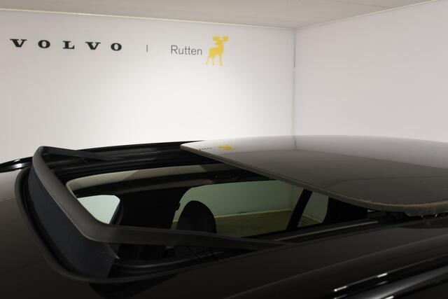 Volvo V60 T6 253PK AWD Ultra Dark / Navigatie / Adaptieve Cruisecontrol / Elektrische Stoelen / Harman Kardon / LM Velgen / Trekhaak /