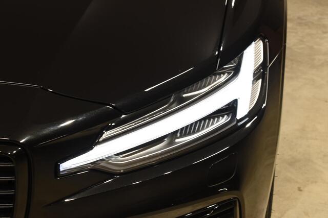 Volvo V60 T6 253PK AWD Ultra Dark / Navigatie / Adaptieve Cruisecontrol / Elektrische Stoelen / Harman Kardon / LM Velgen / Trekhaak /