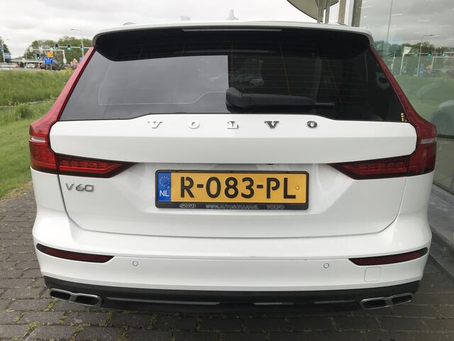 Volvo V60 2.0 D4 Momentum Pro Automaat | Rijklaar incl 12 mnd Bovag | Keyless Trekhaak Navigatie Adaptieve cruise