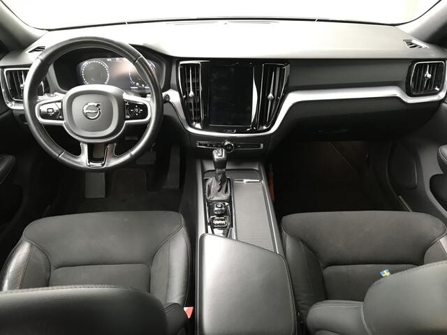 Volvo V60 2.0 D4 Momentum Pro Automaat | Rijklaar incl 12 mnd Bovag | Keyless Trekhaak Navigatie Adaptieve cruise