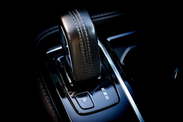 Volvo V60 2.0 T6 340 PK Twin Engine AWD Momentum Pro RIJKLAAR INCL GARANTIE. | Trekhaak , Clima | 4 AWD | 18 INCH LMV |