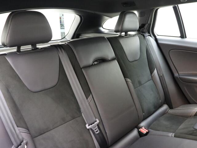 Volvo V60 T3 153pk Automaat Nordic+ Sport / Standkachel / 18'' + All Season banden / Sportstoelen / Stoelverwarming / On Call / Act. Bochtverlichting / Xenon /