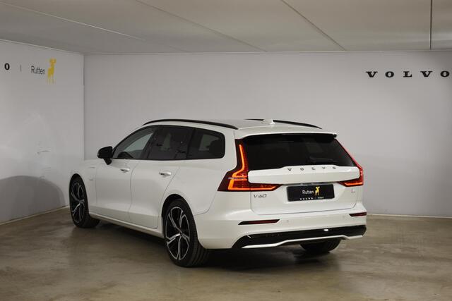 Volvo V60 T6 350PK Automaat AWD Plus Dark / Adaptieve Cruisecontrol / Parkeersensoren / Stoelverwarming / Stuurverwarming / Lighting / Elektrische Stoelen /