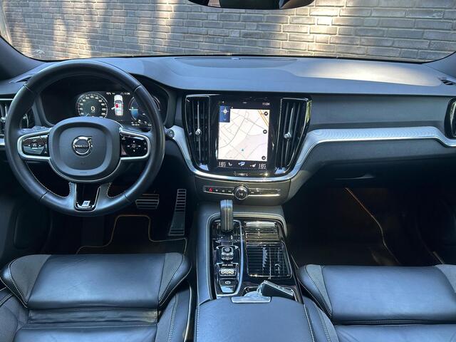 Volvo V60 2.0 T8 Twin Engine AWD R-Design l Pano l Elektrische Trekhaak l Elektrische Klep l NAP