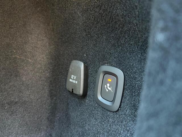 Volvo V60 2.0 T8 Twin Engine AWD R-Design l Pano l Elektrische Trekhaak l Elektrische Klep l NAP
