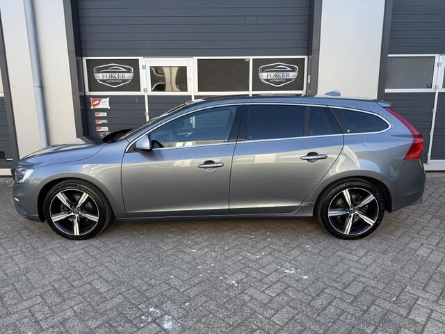 Volvo V60 2.0 T4 Bus. Sport R-Disign Automaat NAP Cruise Stoelverwarming P