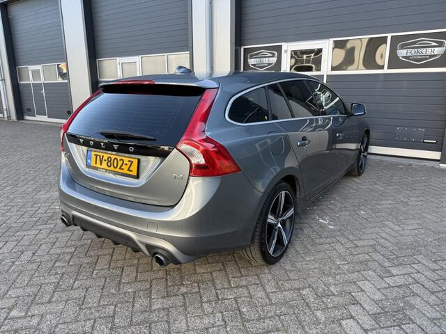 Volvo V60 2.0 T4 Bus. Sport R-Disign Automaat NAP Cruise Stoelverwarming P