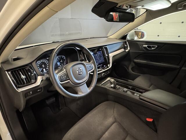 Volvo V60 2.0 B3 Momentum Advantage Automaat | Adaptive cruise | Elektr. trekhaak | Camera | Dealer onderhouden | NL auto