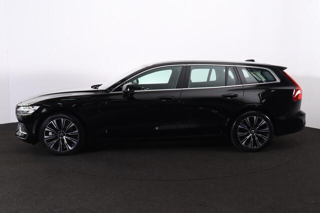 Volvo V60 T6 Recharge AWD Core Bright - LONG RANGE - IntelliSafe Assist & Surround - Adaptieve LED koplampen - Parkeercamera achter - Verwarmde voorstoelen, stuur & achterbank - Parkeersensoren voor & achter - Elektr. inklapbare trekhaak - 18' LMV