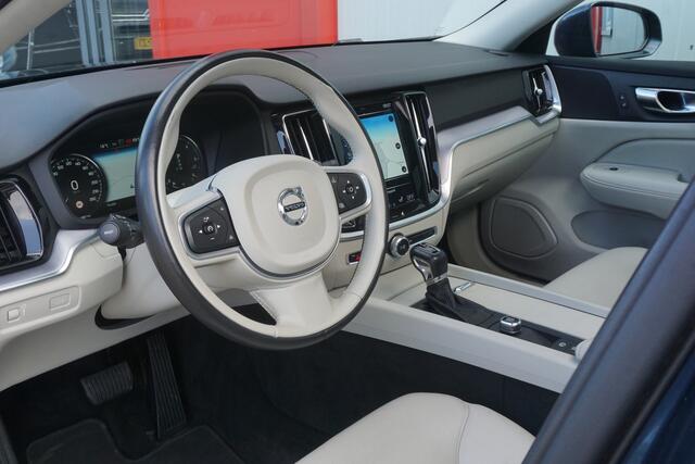 Volvo V60 2.0 D3 Momentum | Panoramadak | Leder | Navigatie | Cruise Control |