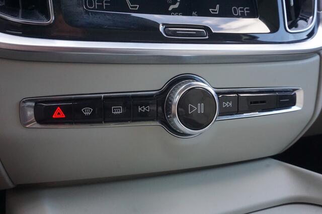 Volvo V60 2.0 D3 Momentum | Panoramadak | Leder | Navigatie | Cruise Control |