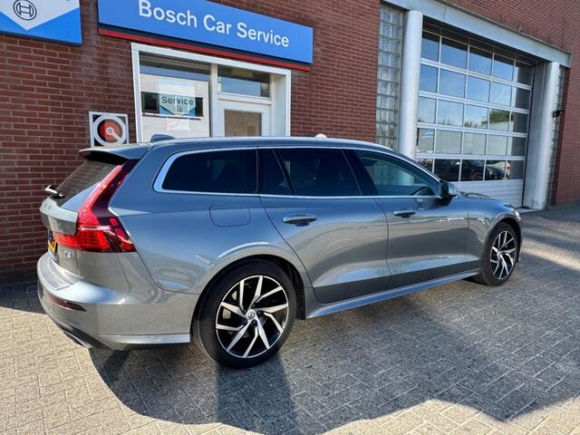 Volvo V60 2.0 T5 184kW Momentum