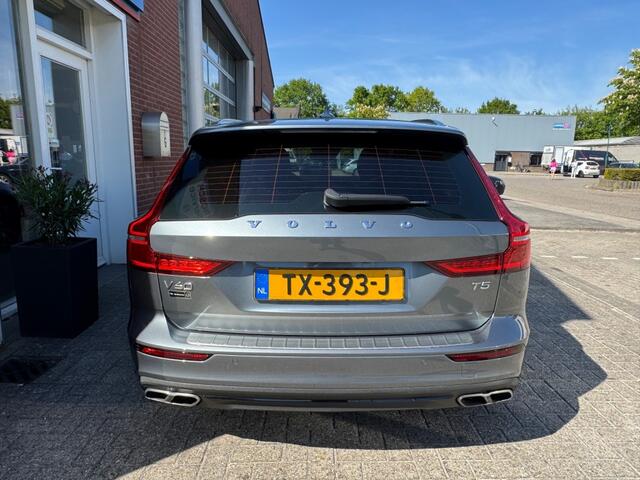 Volvo V60 2.0 T5 184kW Momentum