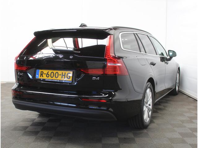 Volvo V60 2.0 B4 Core | LEDER | DIGI DASHBOARD | ELECTR.TRKHK | CAMERA | LED | NAVIGATEI