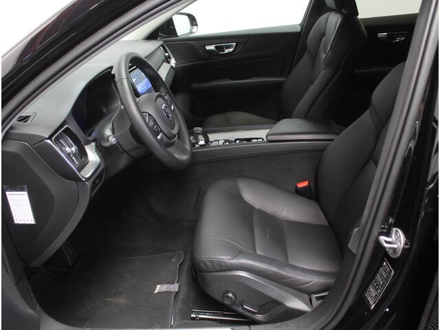 Volvo V60 2.0 B4 Core | LEDER | DIGI DASHBOARD | ELECTR.TRKHK | CAMERA | LED | NAVIGATEI