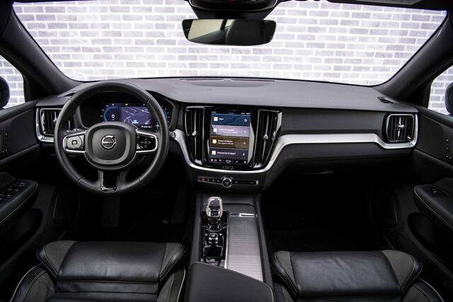 Volvo V60 2.0 B4 Plus Dark | Panorama dak | 19" | Adaptieve cruise control | Elektrisch verstelbare voorstoelen | Stoel/stuur verwarming | Blis |