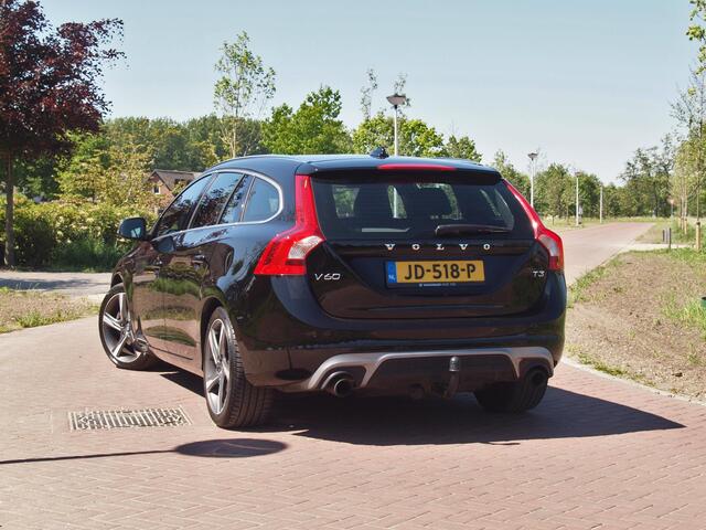 Volvo V60 2.0 T3 R-Design | Cruise Control | Bluetooth | Parkeersensoren | Trekhaak |