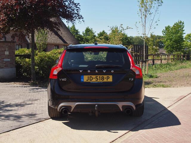 Volvo V60 2.0 T3 R-Design | Cruise Control | Bluetooth | Parkeersensoren | Trekhaak |