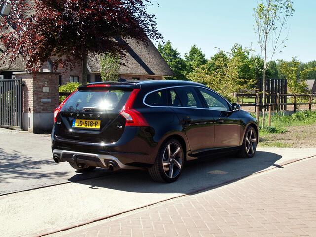 Volvo V60 2.0 T3 R-Design | Cruise Control | Bluetooth | Parkeersensoren | Trekhaak |