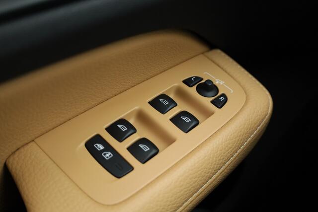 Volvo V60 2.0 T4 Inscription | Navi | Pilot Assist | Bliss | Stoelverw. | Leder | 19''