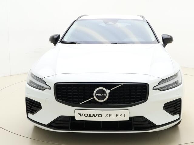 Volvo V60 T6 350PK AWD Plus Dark / Harman en kardon audio / 19'''velgen / camera voor en achter / BLIS / Elektr. verstelbare stoelen /