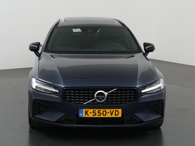 Volvo V60 2.0 T8 Recharge AWD R-Design | Panoramadak | Trekhaak Elekt. wegklapbaar | Elek. verstelbare stoelen + Geheugen | HarmanKardon | Head-Up |