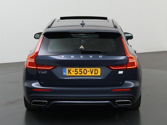 Volvo V60 2.0 T8 Recharge AWD R-Design | Panoramadak | Trekhaak Elekt. wegklapbaar | Elek. verstelbare stoelen + Geheugen | HarmanKardon | Head-Up |