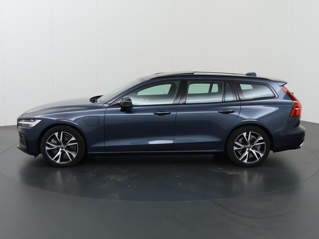 Volvo V60 2.0 T8 Recharge AWD R-Design | Panoramadak | Trekhaak Elekt. wegklapbaar | Elek. verstelbare stoelen + Geheugen | HarmanKardon | Head-Up |