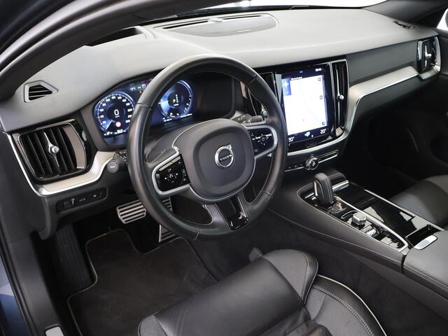 Volvo V60 2.0 T8 Recharge AWD R-Design | Panoramadak | Trekhaak Elekt. wegklapbaar | Elek. verstelbare stoelen + Geheugen | HarmanKardon | Head-Up |