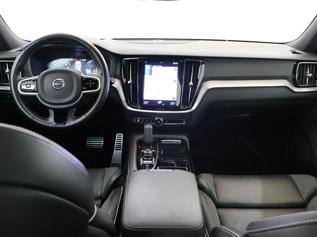 Volvo V60 2.0 T8 Recharge AWD R-Design | Panoramadak | Trekhaak Elekt. wegklapbaar | Elek. verstelbare stoelen + Geheugen | HarmanKardon | Head-Up |