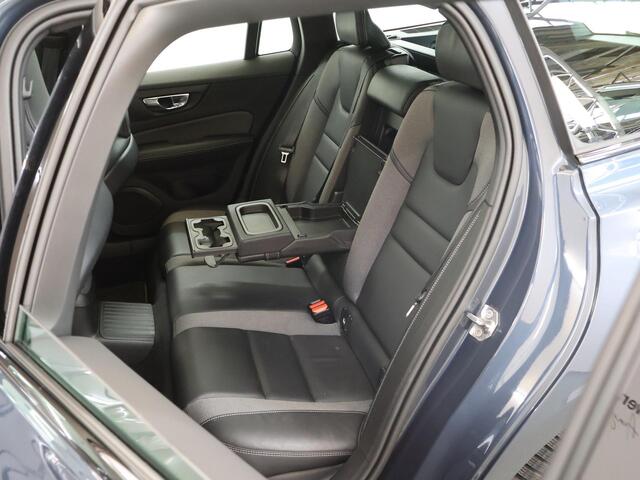 Volvo V60 2.0 T8 Recharge AWD R-Design | Panoramadak | Trekhaak Elekt. wegklapbaar | Elek. verstelbare stoelen + Geheugen | HarmanKardon | Head-Up |