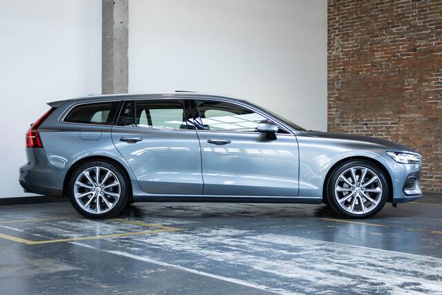 Volvo V60 T4 Automaat Momentum Pro | Panoramadak | Adaptive cruise control | Parkeerverwarming | BLIS | Parkeersensoren voor + achter | Stoelverwarming | 19'' Lichtmetalen velgen | Dealeronderhouden | Navigatie