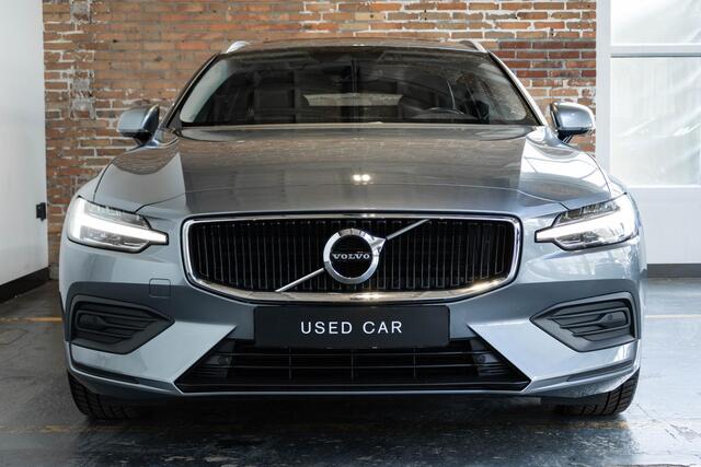 Volvo V60 T4 Automaat Momentum Pro | Panoramadak | Adaptive cruise control | Parkeerverwarming | BLIS | Parkeersensoren voor + achter | Stoelverwarming | 19'' Lichtmetalen velgen | Dealeronderhouden | Navigatie