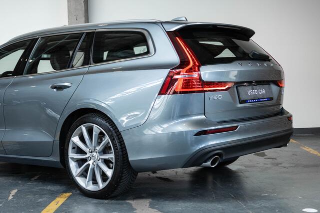 Volvo V60 T4 Automaat Momentum Pro | Panoramadak | Adaptive cruise control | Parkeerverwarming | BLIS | Parkeersensoren voor + achter | Stoelverwarming | 19'' Lichtmetalen velgen | Dealeronderhouden | Navigatie