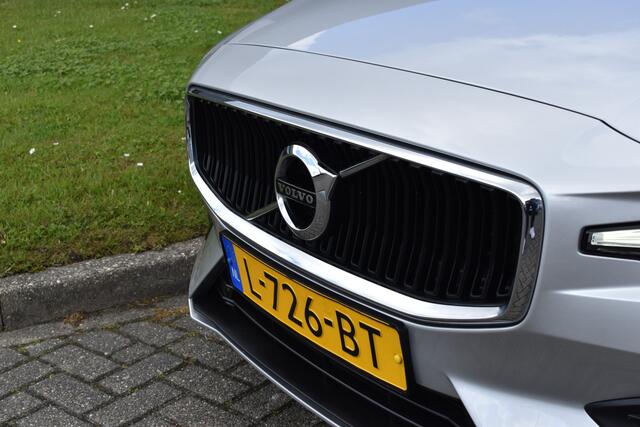 Volvo V60 B3 177PK Automaat Business Pro | ACC | Camera | 18"LMV | Stoelverwarming | Stuurverwarming