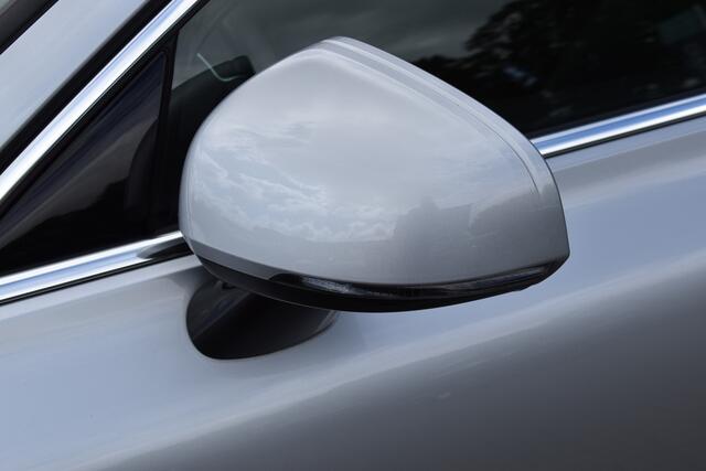 Volvo V60 B3 177PK Automaat Business Pro | ACC | Camera | 18"LMV | Stoelverwarming | Stuurverwarming