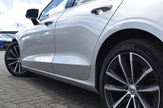 Volvo V60 B3 177PK Automaat Business Pro | ACC | Camera | 18"LMV | Stoelverwarming | Stuurverwarming