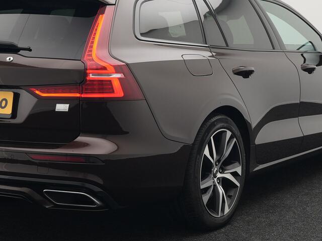 Volvo V60 2.0 T6 Recharge AWD R-Design Plug In Hybrid PHEV | Panodak | Lederen Sportstoelen Memory | Harman Kardon | Apple Carplay | Navigatie | Camera | L.M. 18" | DAB | Virtual |