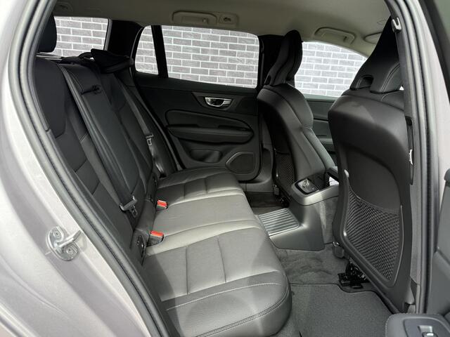 Volvo V60 2.0 T6 Plug-in hybrid AWD Essential | MJ 2026 | Leder | Blis | Adaptieve Cruise controle | 19" | Stuur + Stoelverwarming |