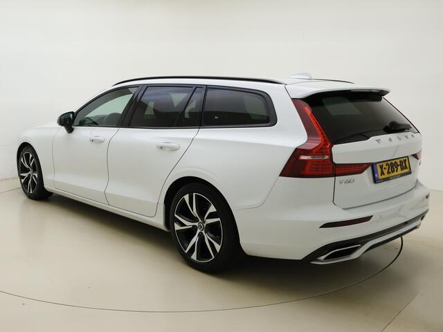 Volvo V60 T4 190pk Automaat R-Design / Elektr. Bestuurdersstoel / Elektr. Trekhaak / Stoelverwarming / Sportleder / 18'' + All Season / Achterbank verwarming / Apple CarPlay /