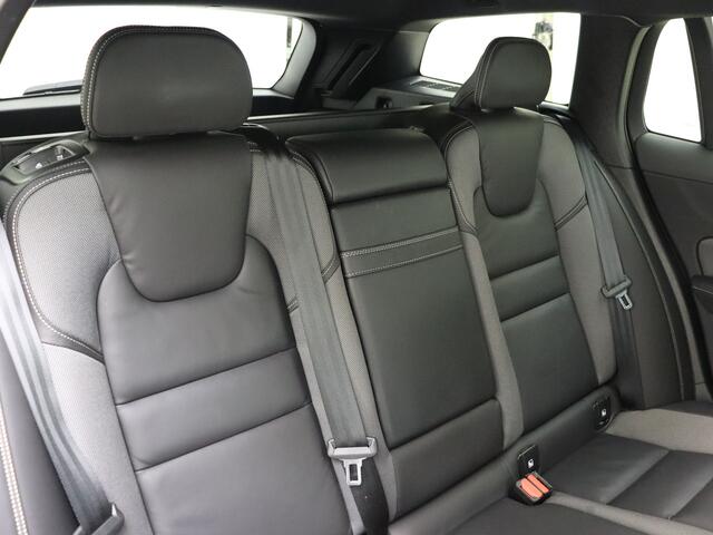 Volvo V60 T4 190pk Automaat R-Design / Elektr. Bestuurdersstoel / Elektr. Trekhaak / Stoelverwarming / Sportleder / 18'' + All Season / Achterbank verwarming / Apple CarPlay /