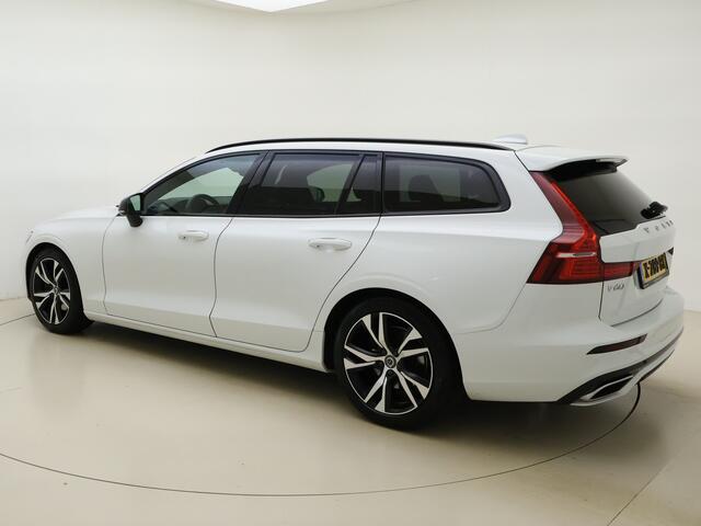 Volvo V60 T4 190pk Automaat R-Design / Elektr. Bestuurdersstoel / Elektr. Trekhaak / Stoelverwarming / Sportleder / 18'' + All Season / Achterbank verwarming / Apple CarPlay /