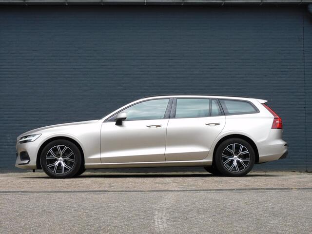 Volvo V60 2.0 B3 Essential NIEUWSTAAT! CARPLAY/ANDROID! FULLMAP NAVI! STOEL/STUURVERWARMING!
