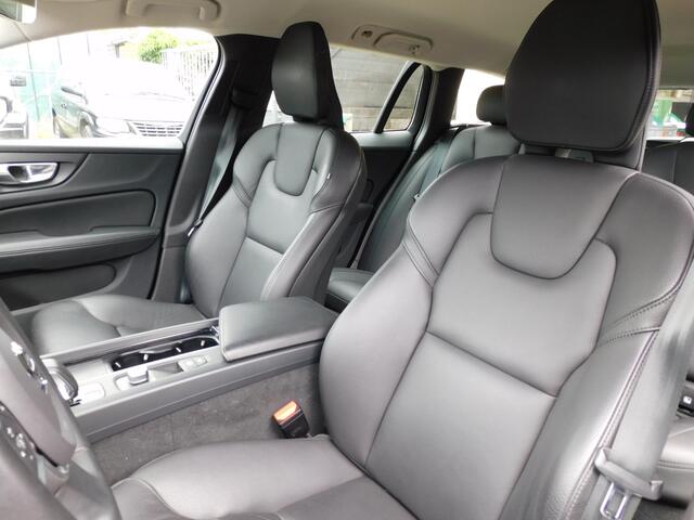 Volvo V60 2.0 B3 Essential NIEUWSTAAT! CARPLAY/ANDROID! FULLMAP NAVI! STOEL/STUURVERWARMING!