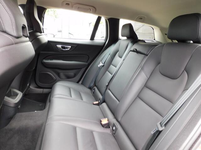 Volvo V60 2.0 B3 Essential NIEUWSTAAT! CARPLAY/ANDROID! FULLMAP NAVI! STOEL/STUURVERWARMING!